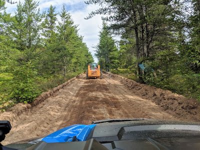  Lots of pipeline construction in the area, and crews where using the trail as a road to the various construction sites, so trails were rutted badly, but there were some instances where the construction crews were fixing the trails.&nbsp; I'm sure once construction was complete the trails were fine, but our experience was not the most pleasant for offroaders.&nbsp; Hopefully this signage issues get fixed in the future. 